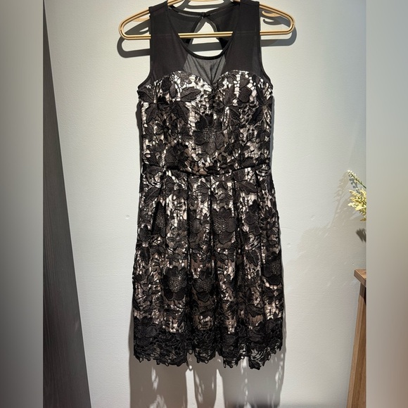 black collection Dresses & Skirts - Elegant Black and White Floral Midi Dress